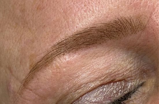 Hybrid verf wenkbrauwen bij The Place of Beauty